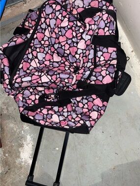 Pink Heart-Print Rolling Duffel Bag - Stylish Travel Tote Suitcase Luggage